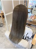 オリーブベージュ