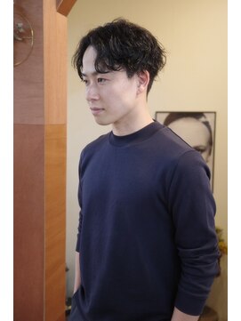 エディ(Edy) メンズセンターパートカルマパーマ韓国ヘアカルマヘア眉毛カット