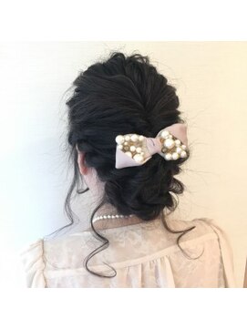ユニ(yuni) 結婚式ヘアアレンジ♪ふんわりアップスタイル