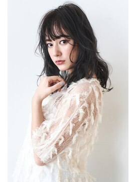 ヘアサロンガリカアオヤマ(hair salon Gallica aoyama) ☆ ツヤ × ブルージュカラー ☆ ひし形シルエット☆モードヘア