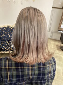 コワファースト 別府 ぱつっとボブ×ホワイトベージュ