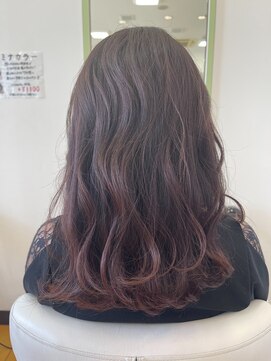 ヘアメイク トゥエンティワン エミオ狭山市店(HAIR MAKE Twenty One) 【大人可愛い30代・40代・50代◎】ウェーブロング