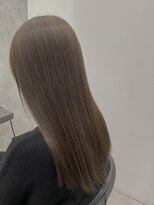 プレジールバイラファブリック(PLAISIR by LA FABRIQUE)&nbsp;PLAISIR/佐々木 サラツヤストレート 赤み消しカラー 透け感 草加