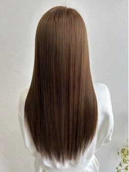 サロンブルーナ(SALON BLUENA)の写真/毛先まで自然なストレートヘアで思わず触りたくなる♪【縮毛矯正+ヘアエステシャイン】がオススメ☆★