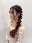 サイド編みおろし結婚式ヘアお呼ばれヘア