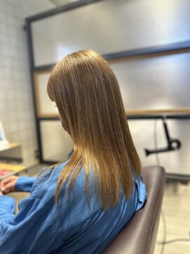 ヴェント(VENTO) 外国人風艶感零れ落ちそうなストレートロング