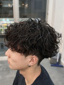 バース バイ ハピネス(BIRTH by happiness) ツイストスパイラルパーマツイストパーマメンズマッシュパーマ