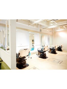 【理容室/バーバー】理容室ならではの技術力◎半個室で人目を気にせず、上質なサービスを堪能できます◎