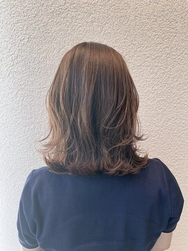 エルサフィロ ヨドヤバシ(el zafiro yodoyabashi) くびレイヤー前髪エモージュ小顔レイヤーカット20代30代40代50代