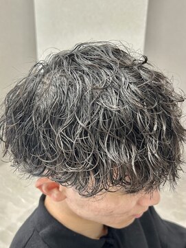 グロップ 町田(GLOP) 無造作束感メンズ波巻きパーマ