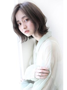 ブレンドバイハピネス(Blend by happiness) 外ハネ　くびれヘア　グレージュ