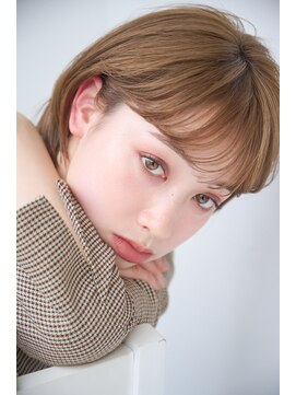 リトル アイズミ バイ ヴィーヴル(little aizumi by BIVRE) 耳掛けボブアッシュベージュ