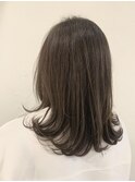 オリーブブラウン
