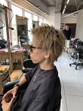 アイズ 海老名(AIZU) ショートアップバングウルフカット王道ショートアップバング