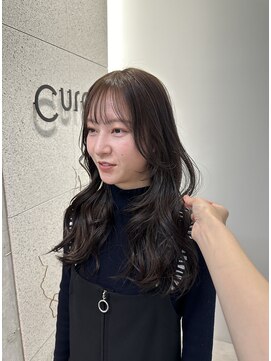 クーラアオヤマ(Cura Aoyama) おくれ毛、小顔に見えるカット、こっくりブラウンカラー