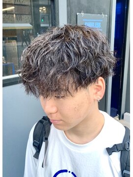 メンズフィール 南森町(MENS FEEL) スーツ短髪ツーブロック束感モテる黒髪ツイストスパイラル流行