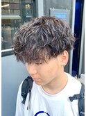 スーツ短髪ツーブロック束感モテる黒髪ツイストスパイラル流行