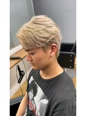 ホワイトベージュフェザーショート
