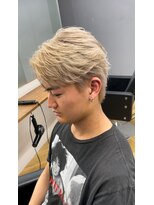 アレス バイ シカ 神戸三宮元町店(ALLES by Cica)&nbsp;ホワイトベージュフェザーショート