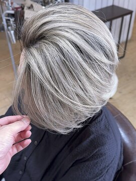 ブレイズヘアー(BLAZEhair) 【脱白髪染め】ホワイトバレイヤージュ×ブリーチ3回