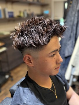 エクファフォーメン(EX-FA FOR MEN) MEN’S HAIR/サーフカール/刈り上げセンターパート/瀬田