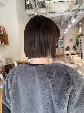 メグリ(meguri) 切りっぱなしボブ