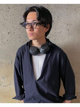 エイミー(amy.) ナチュラルパーマセンターパート