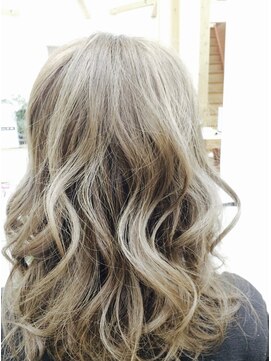 ギャラクシー ヘアードレッサーズ(galaxy hairdressers) ラベンダーアッシュ