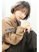 大人かわいいゆるふわボブ×カーキベージュ