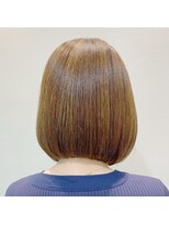ボブ　バックシルエット