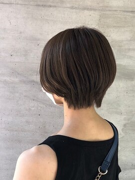 ブロッサム ひばりヶ丘(Blossom) 20代30代40代アッシュグレージュナチュラルショート