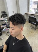 短髪フェイド風スパイラルパーマ