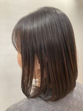 ラフューネ(Raffune) 前上がりのワンレングス