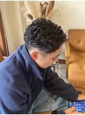 束間アップバングショート