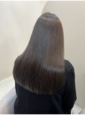 透明感溢れるシルバーグレージュ