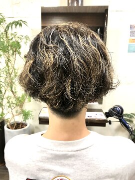 ロホ(ROHO) ハイライトを活かしたパーマ