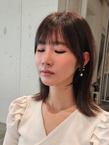 ストレータ バイ マリオ(Strata by mario)&nbsp;サイドバングともみあげの後れ毛で結んでも下ろしても小顔カット