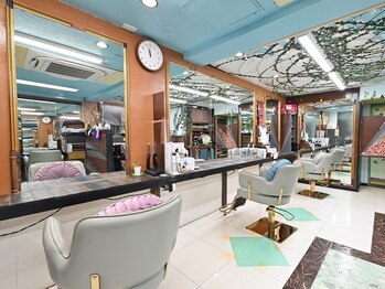 オリーブ(Olive)の写真/良質な空間で癒しのサロンタイムを…髪も心もリラックスしながらお過ごしいただけます♪