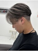 カット　ハイライト　ホワイトメッシュ　センターパート　