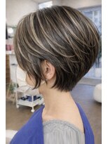 フルール(fleur) グレージュハイライト×大人ショート