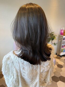 リベラル(liberal) 艶ブラウン×外ハネレイヤー　【20代/30代/40代】