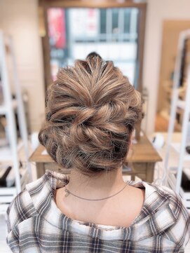フローラビューティーヘアー(Flora Beauty Hair) お呼ばれヘアアレンジ/20代/30代/40代/50代/岡山/表町