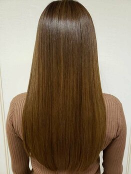 アリラ ヘアー アンド メイク(ALila hair & make)の写真/【ツヤ感溢れる"美髪"に】卓越した技術で繰り返すほど美しく髪質を改善◎ナノミストで潤いもたっぷり補給♪