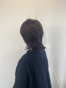 ジュリア(Giulia) ミディアムハイレイヤーカット