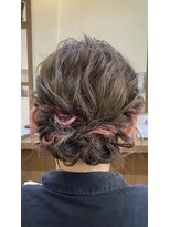 アトリエ リッツ(ATELIER RITZ)&nbsp;ヘアセット～4950円。金箔、飾り等はご持参ください。