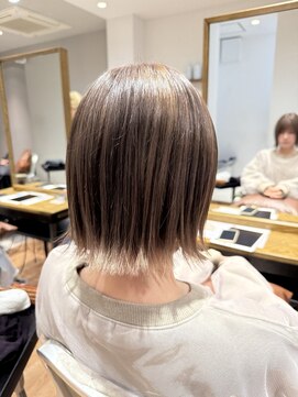 エマ 蕨(EMMA) 切りっぱなしボブ