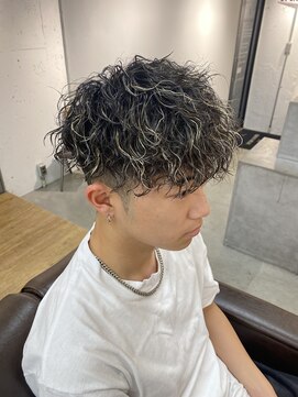 メゾンフォーメン 心斎橋店(Maison for men) ハイライトカラー刈り上げ無造作ソフトカーリーパーマ