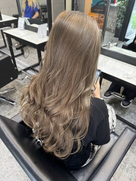 パヌポン(PANUPON) ミルクティーダブルカラーハイライトケアブリーチバレイヤージュ