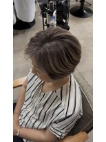 アンサ 城陽寺田店(ANSA)&nbsp;白髪を活かすハイライトカラー×上品ショート