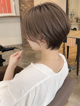 ノア(NOA) 【NOA】くびれ耳掛けショートアッシュベージュ丸みショート